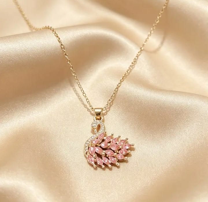 Viral Swan Necklace
