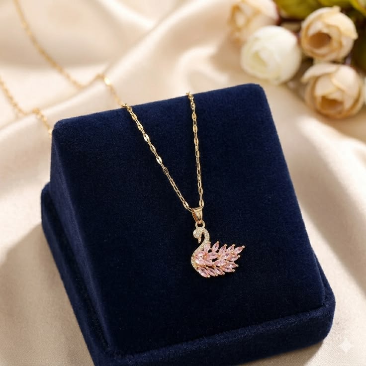 Viral Swan Necklace